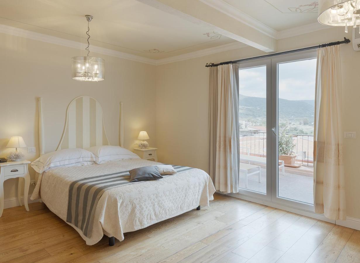 Palazzo Pischedda Hotel Bosa Buitenkant foto