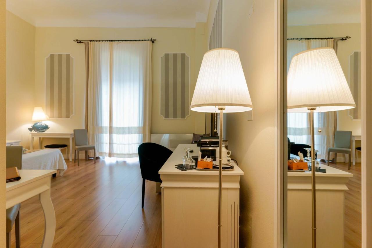 Palazzo Pischedda Hotel Bosa Buitenkant foto