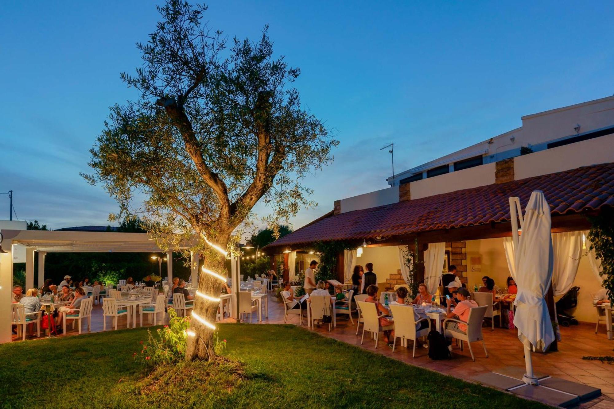Palazzo Pischedda Hotel Bosa Buitenkant foto