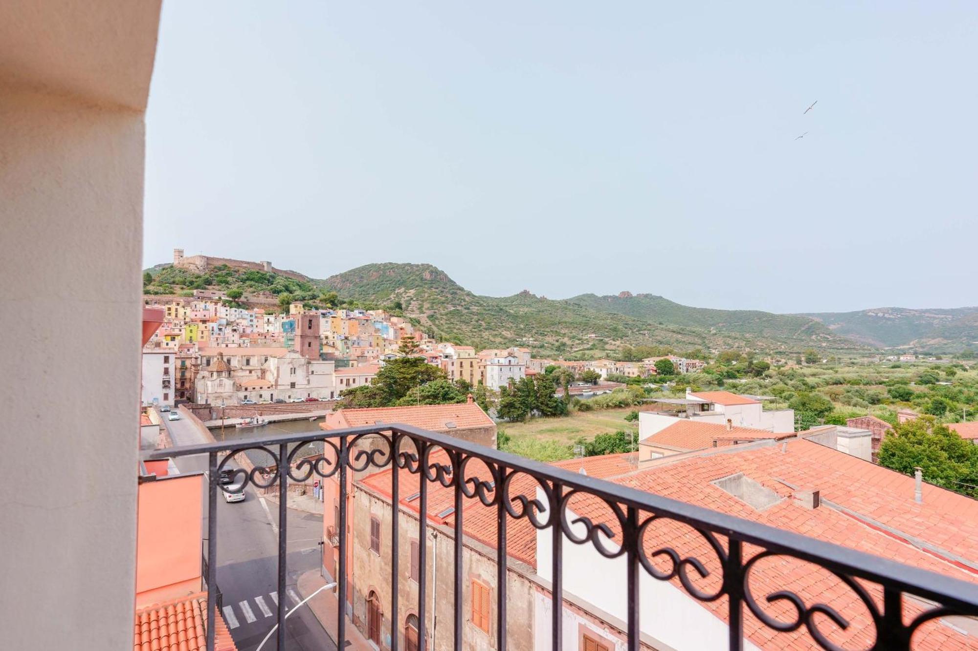 Palazzo Pischedda Hotel Bosa Buitenkant foto