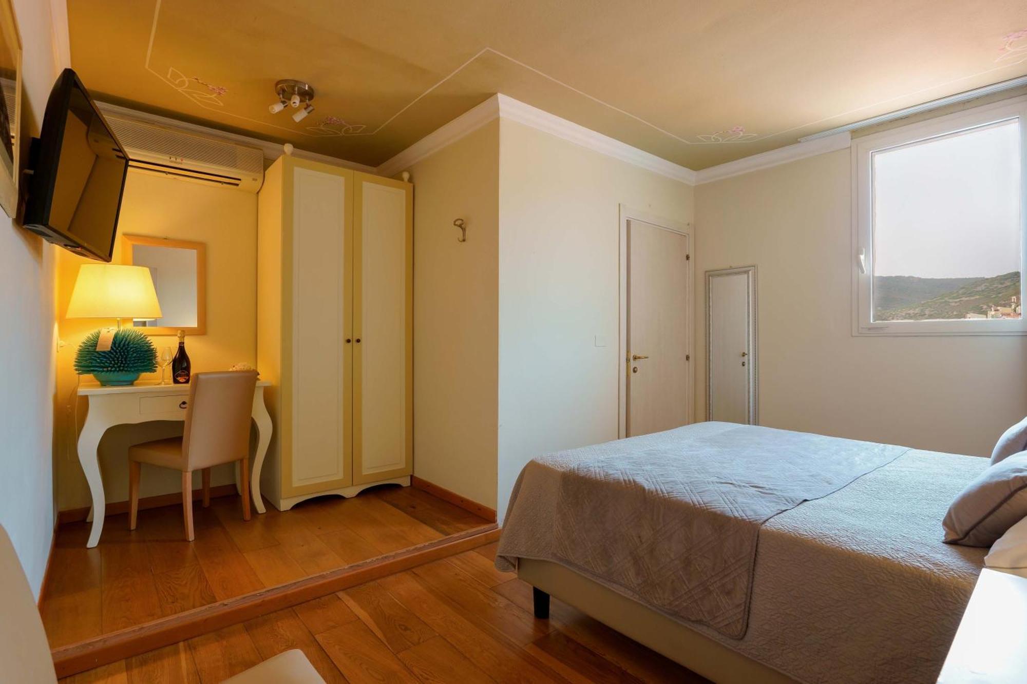 Palazzo Pischedda Hotel Bosa Kamer foto