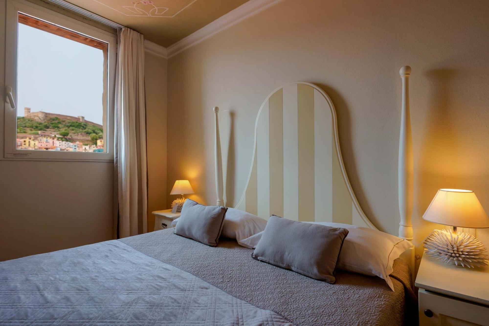 Palazzo Pischedda Hotel Bosa Kamer foto